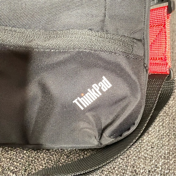 Black Thinkpad Laptop Carrying Bag - Picture 11 of 12